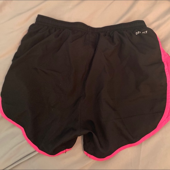 NIKE PINK RUNNING SHORTS - Picture 3 of 3